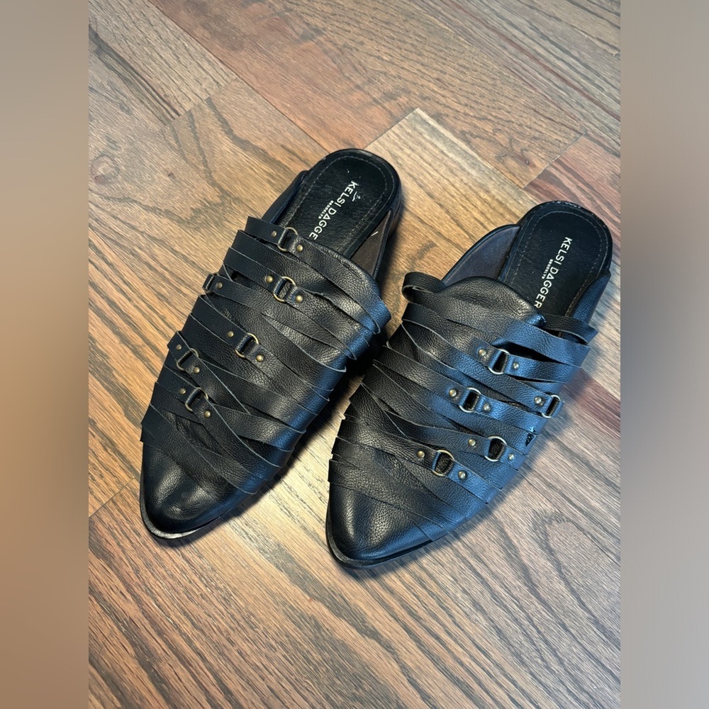 Kelsi Dagger Brooklyn Alchemy Black Strappy Mule Size 9.5 Women Leather Slip On - Picture 2 of 8